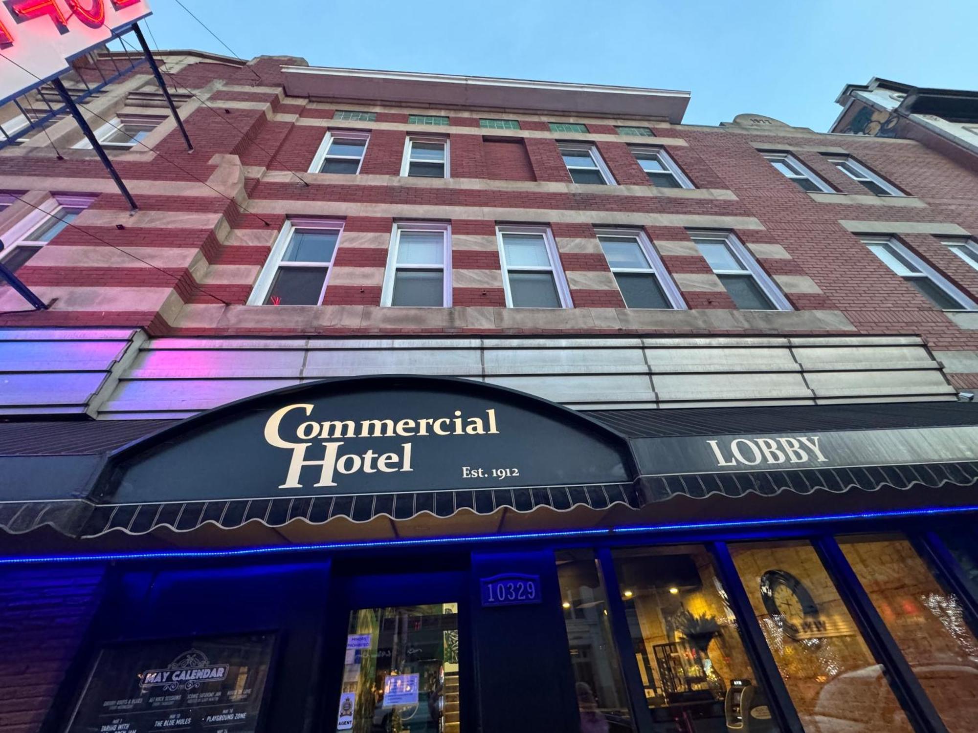 Commercial Hotel Edmonton Exterior photo